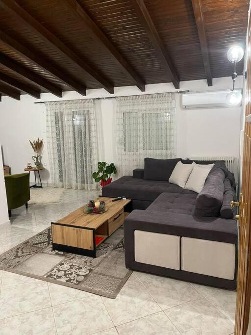 The Penthouse Kastoria Apartment ภายนอก รูปภาพ